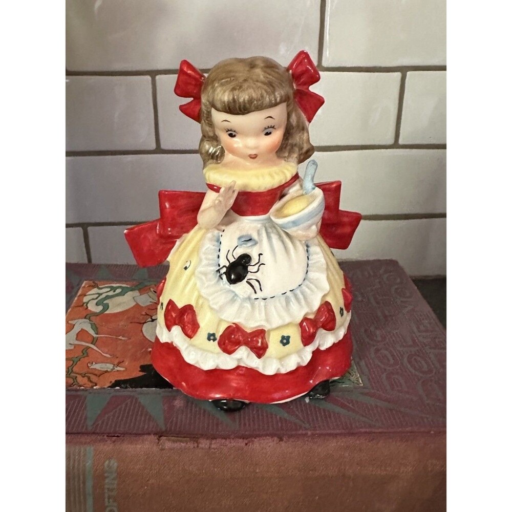 Vintage Napco 5" Little Miss Muffet Figurine S1492D Pristine Foil Sticker 1950s